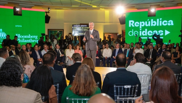 Director General Promipyme asiste acto “República de Ideas”